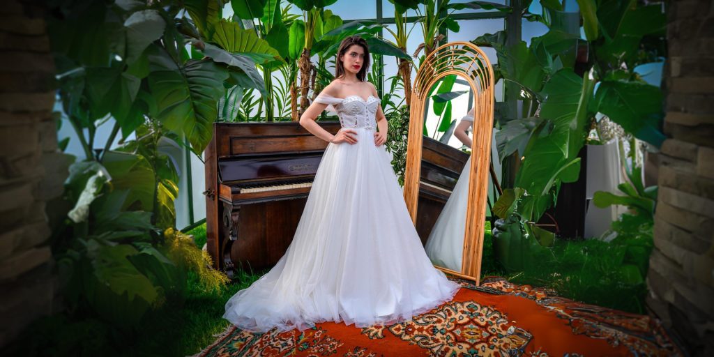 dökümlü helen model gelinlik