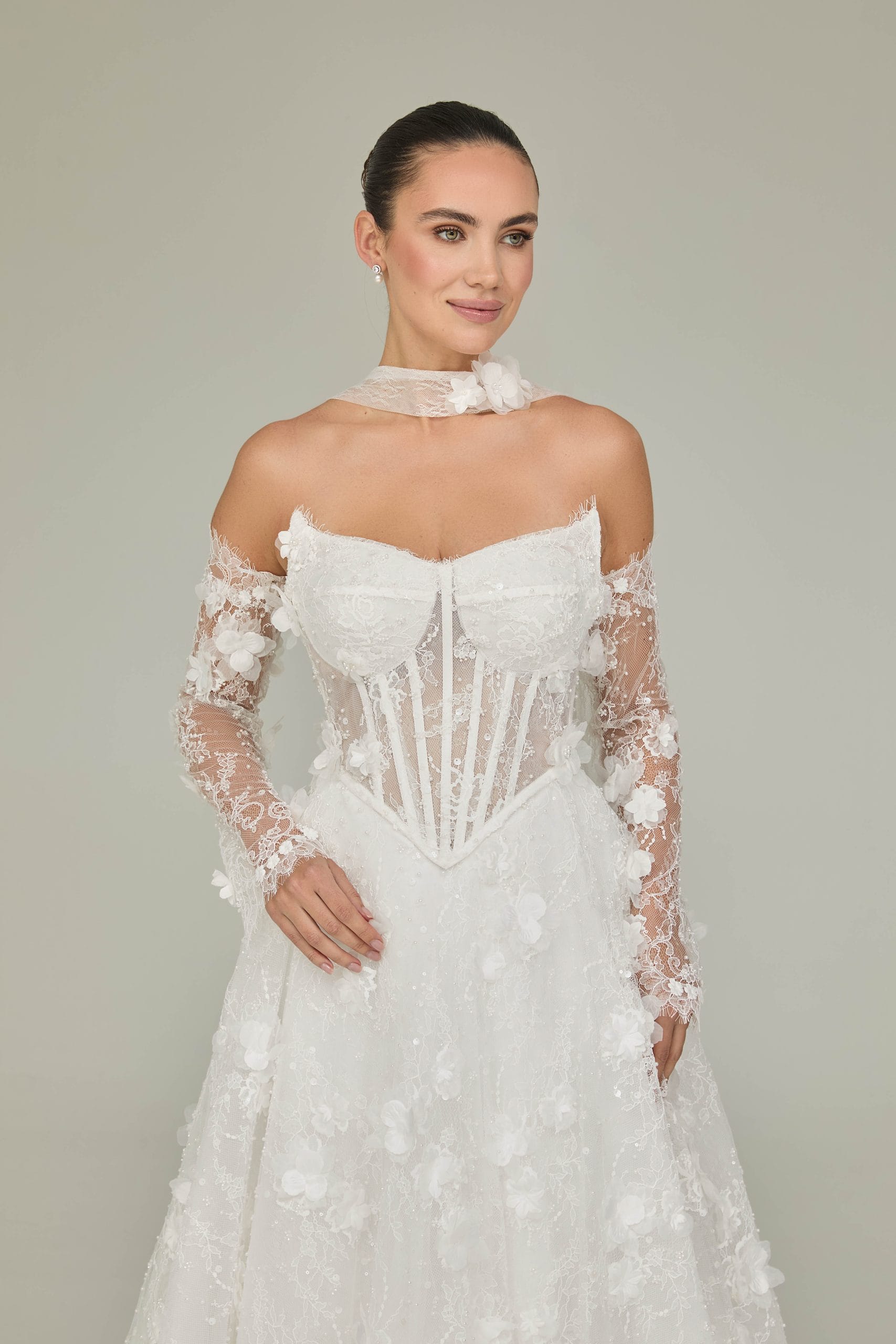 Helen Gelinlik Modelleri: Zarif ve Doğal Gelinlik Seçimi